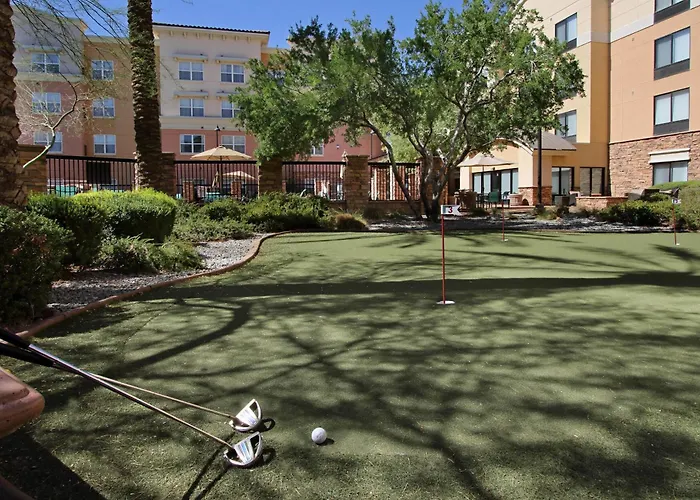 Hotel Phoenix Sports & Entertainment District 3*