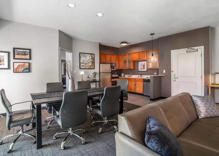 Phoenix Sports & Entertainment District Hotel