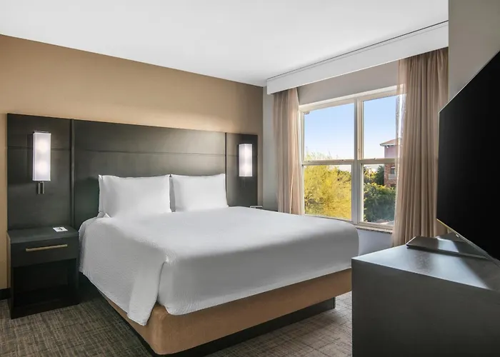 Hotel Phoenix Sports & Entertainment District