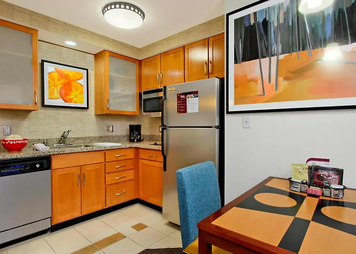 Phoenix Sports & Entertainment District Hotel 3*