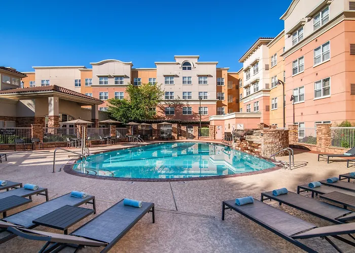 Hotel Phoenix Sports & Entertainment District