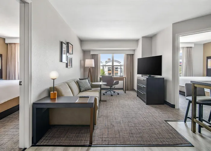 Hotel Phoenix Sports & Entertainment District