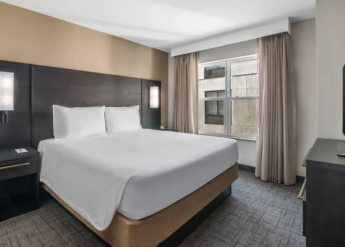 Phoenix Sports & Entertainment District Hotel 3*