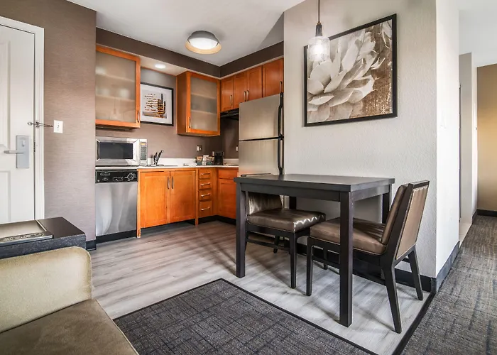 Hotel Phoenix Sports & Entertainment District 3*