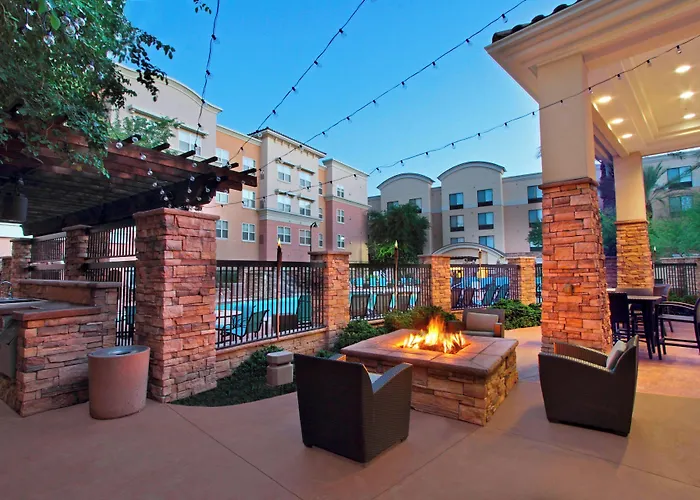Hotel Phoenix Sports & Entertainment District 3*