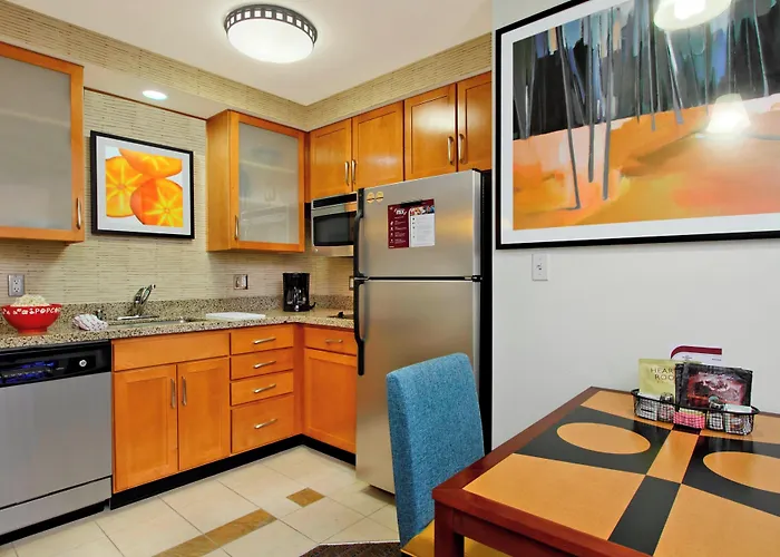 Hotel Phoenix Sports & Entertainment District 3*